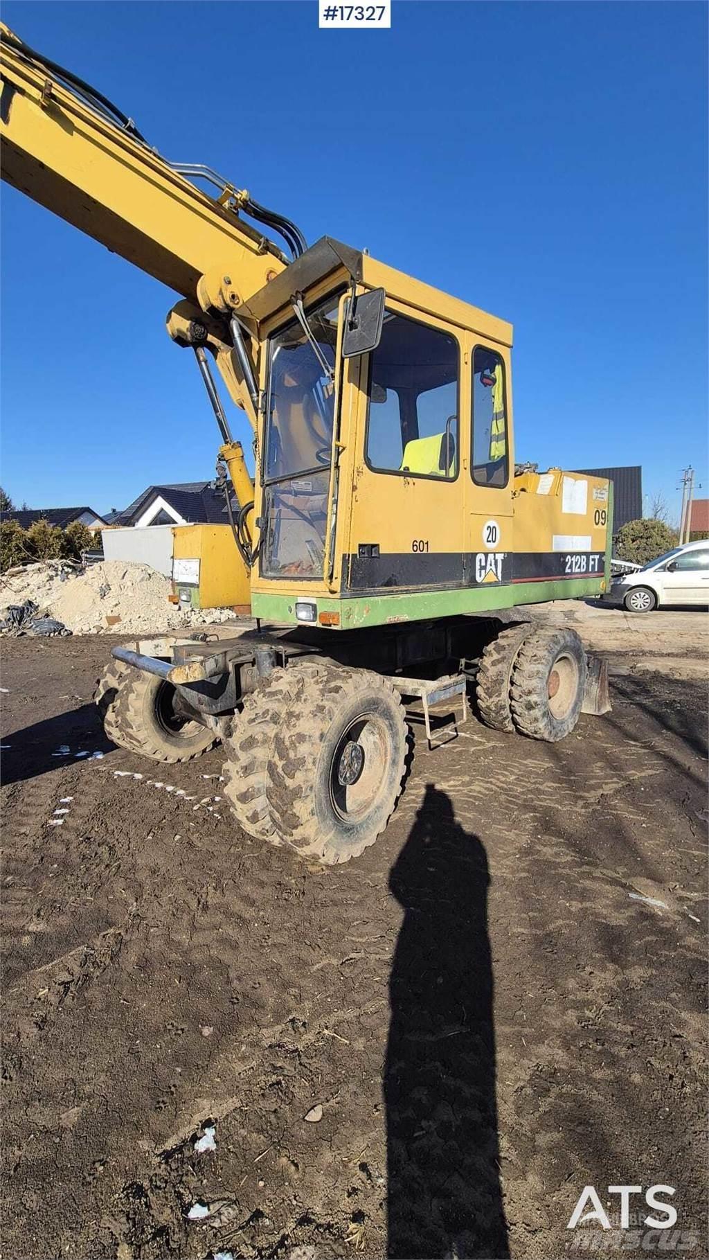 CAT 212BFT Wielgraafmachines