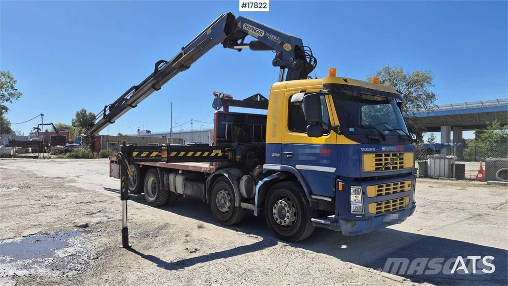Volvo FM12 Vlakke laadvloer met kraan