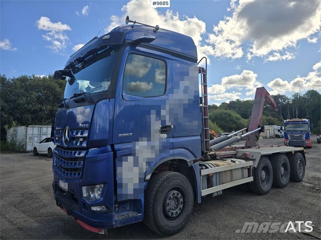 Mercedes-Benz Arocs Vrachtwagen met containersysteem