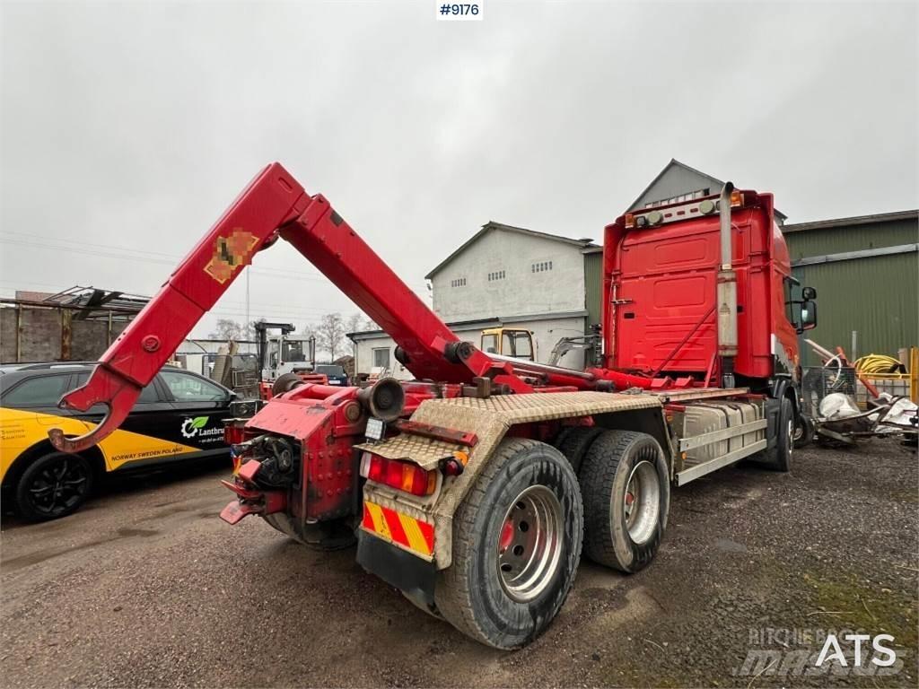 Scania R144GB6X4NA530 Vrachtwagen met containersysteem