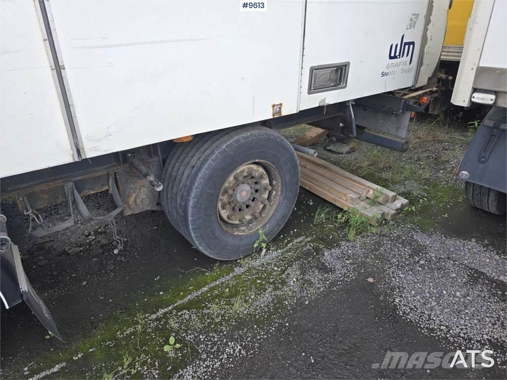 VAK V-4-40 Gesloten opbouw trailers
