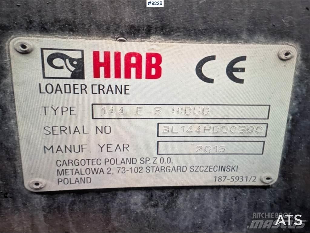 Volvo FL280 Vlakke laadvloer met kraan