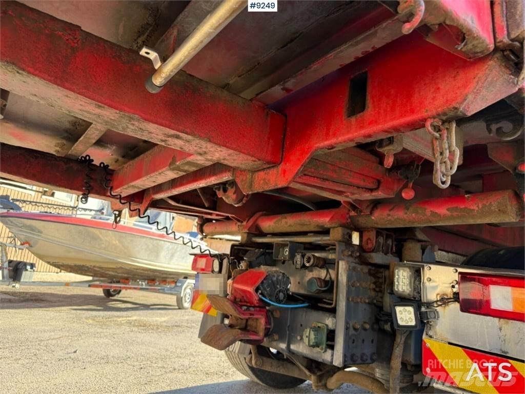 Volvo FM420 Vlakke laadvloer met kraan