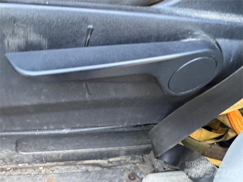 Iveco Daily Vlakke laadvloer met kraan