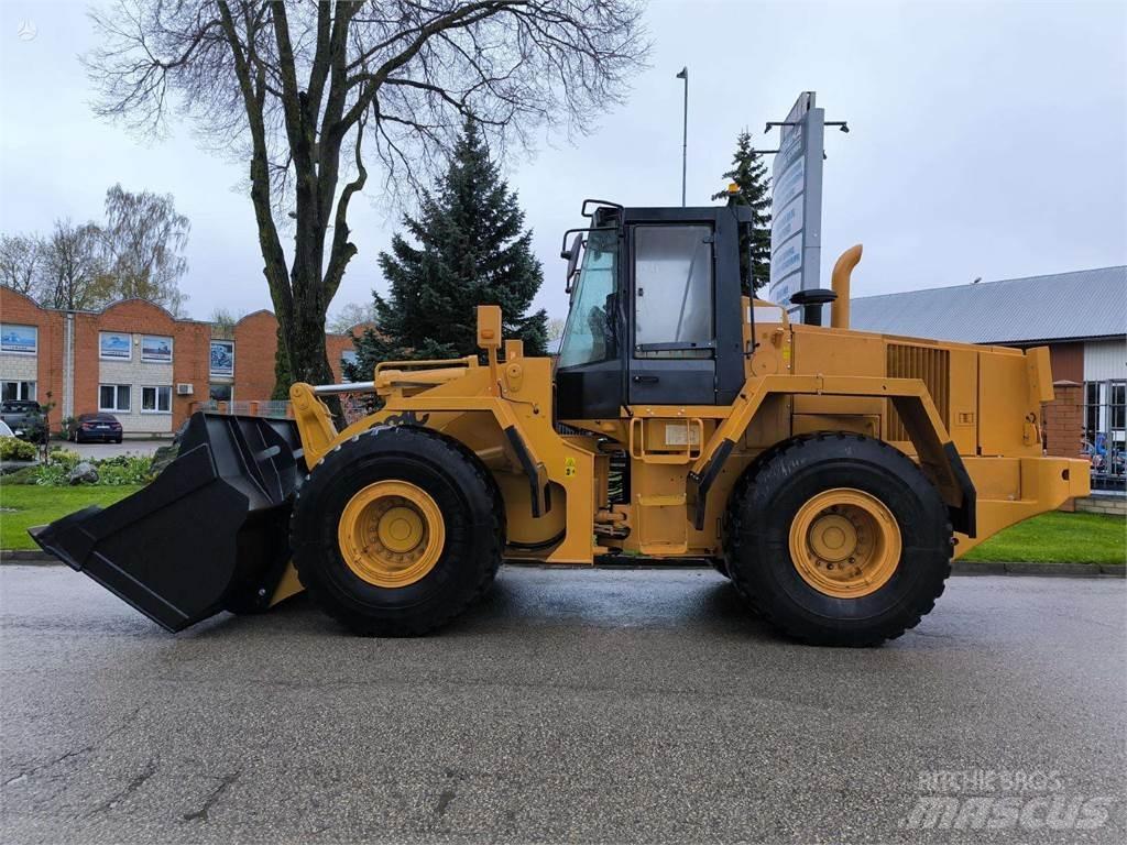 CASE 821C Wielladers