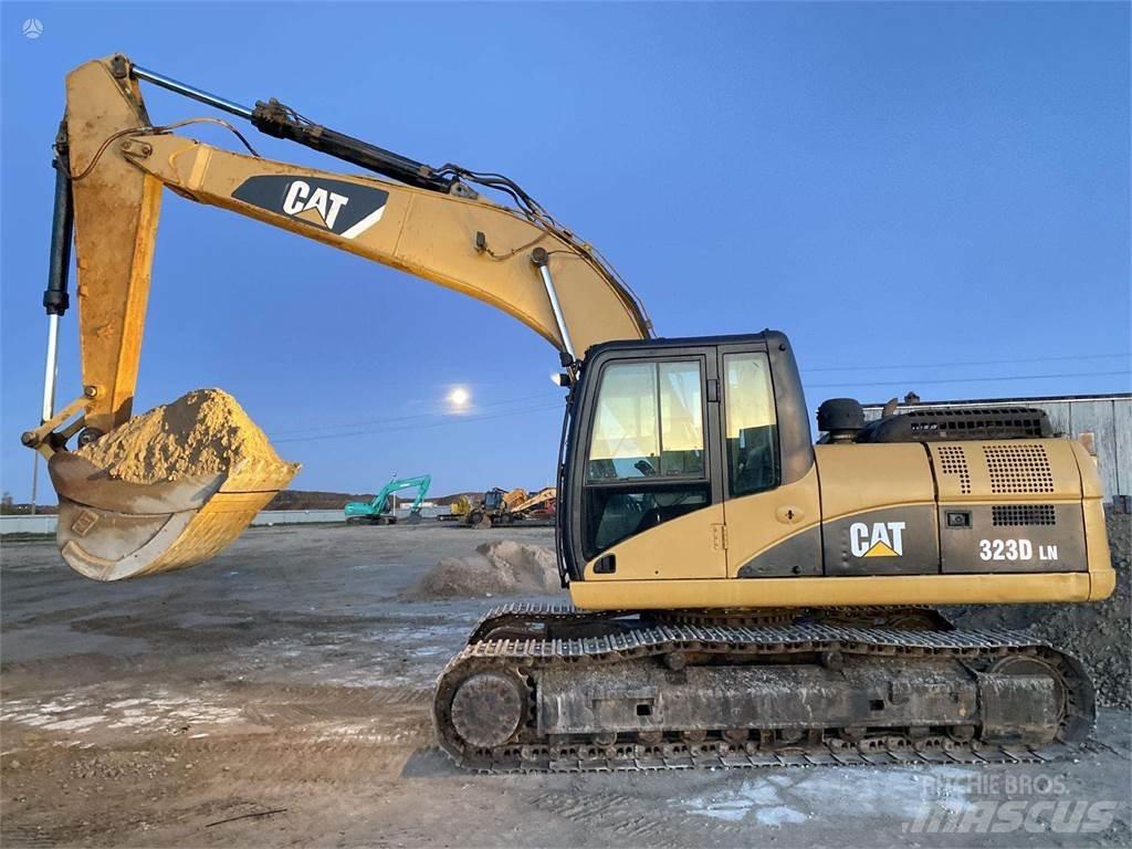 CAT 323 DLN Rupsgraafmachines