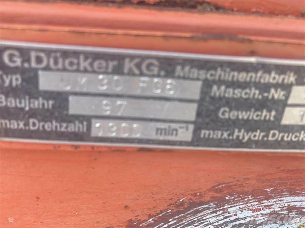 Dücker 300 Maaikneuzers