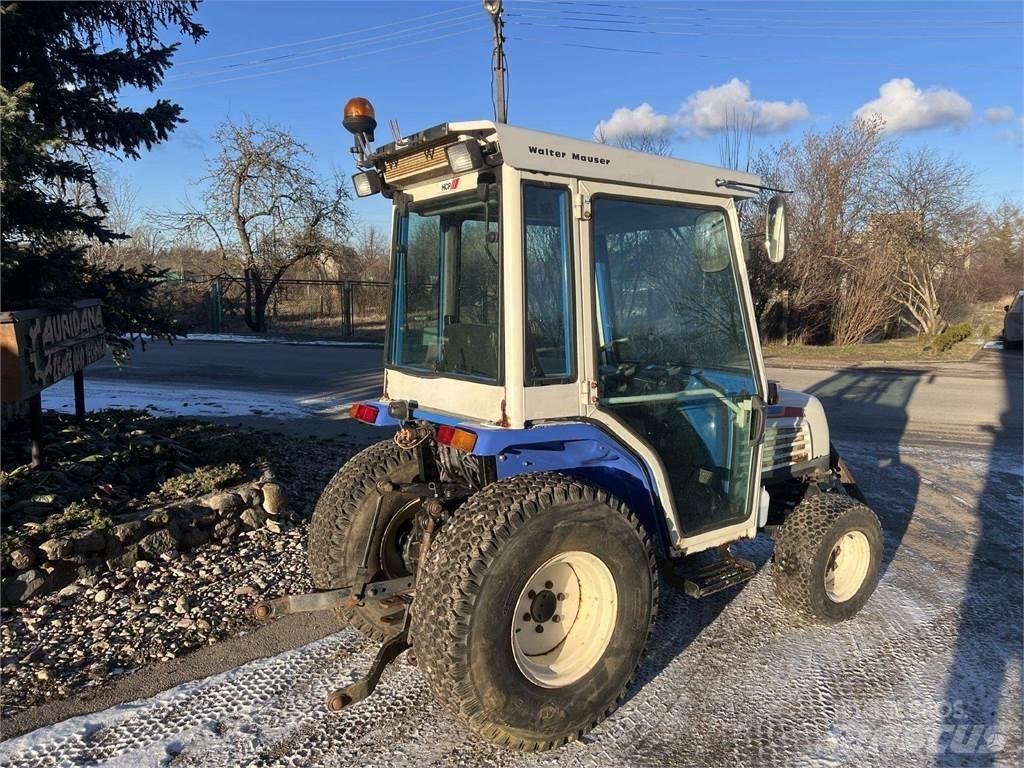 Iseki 325 Tractoren
