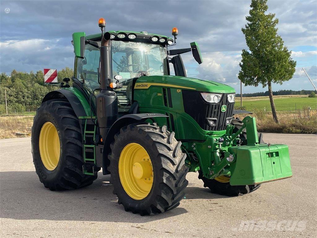 John Deere 6R 250 Tractoren