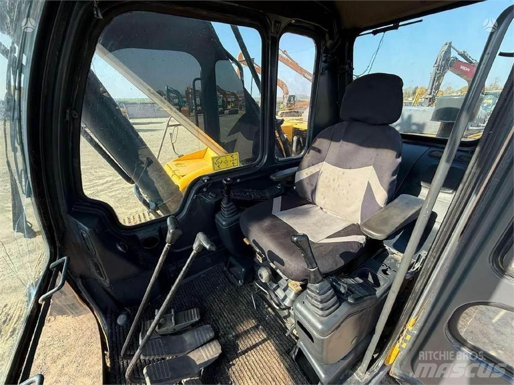 Volvo EC 240 LC Rupsgraafmachines