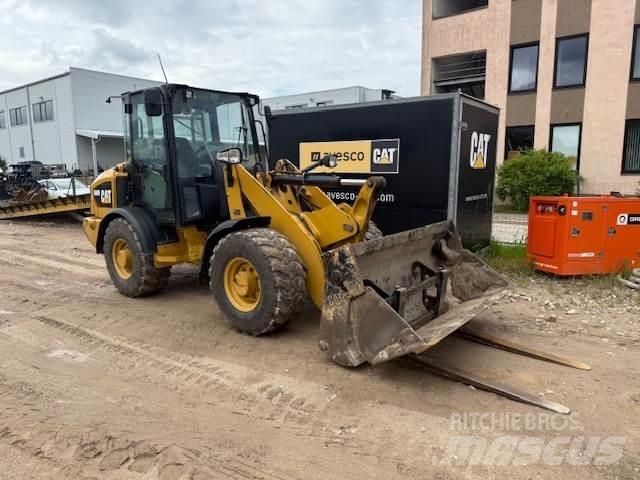 CAT 906M Wielladers