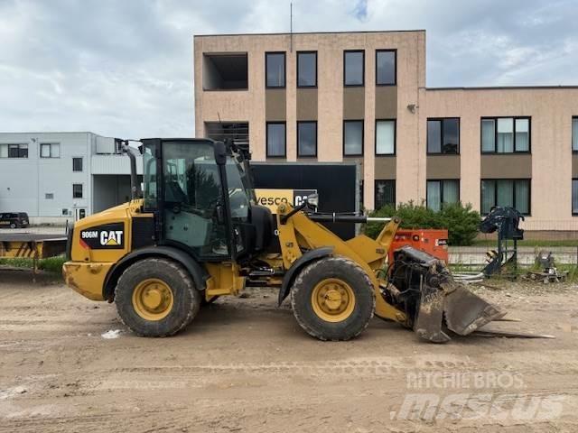 CAT 906M Wielladers