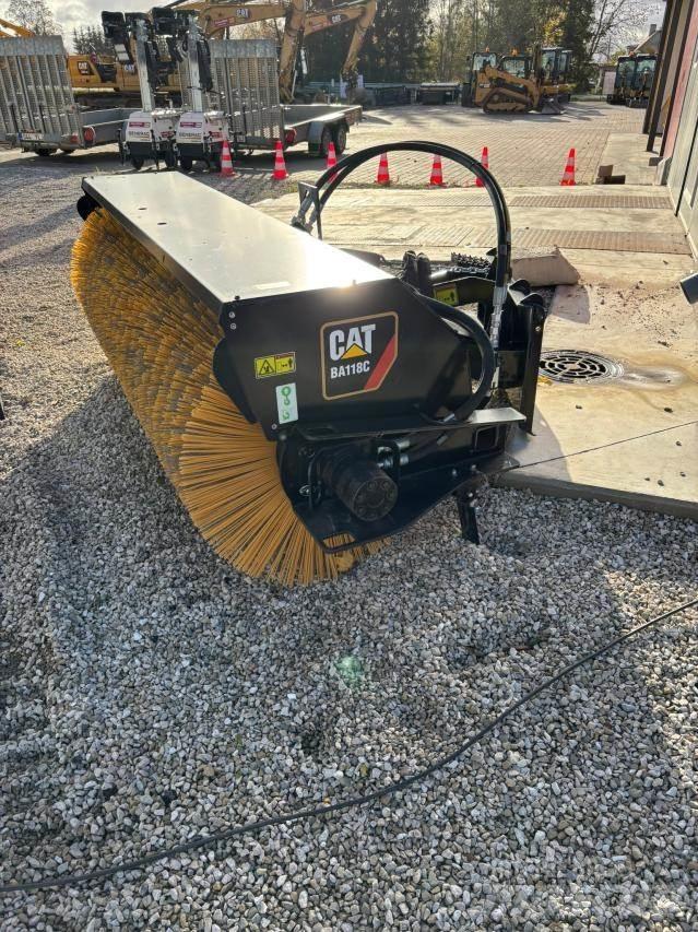 CAT Broom BA118C Schrankladers