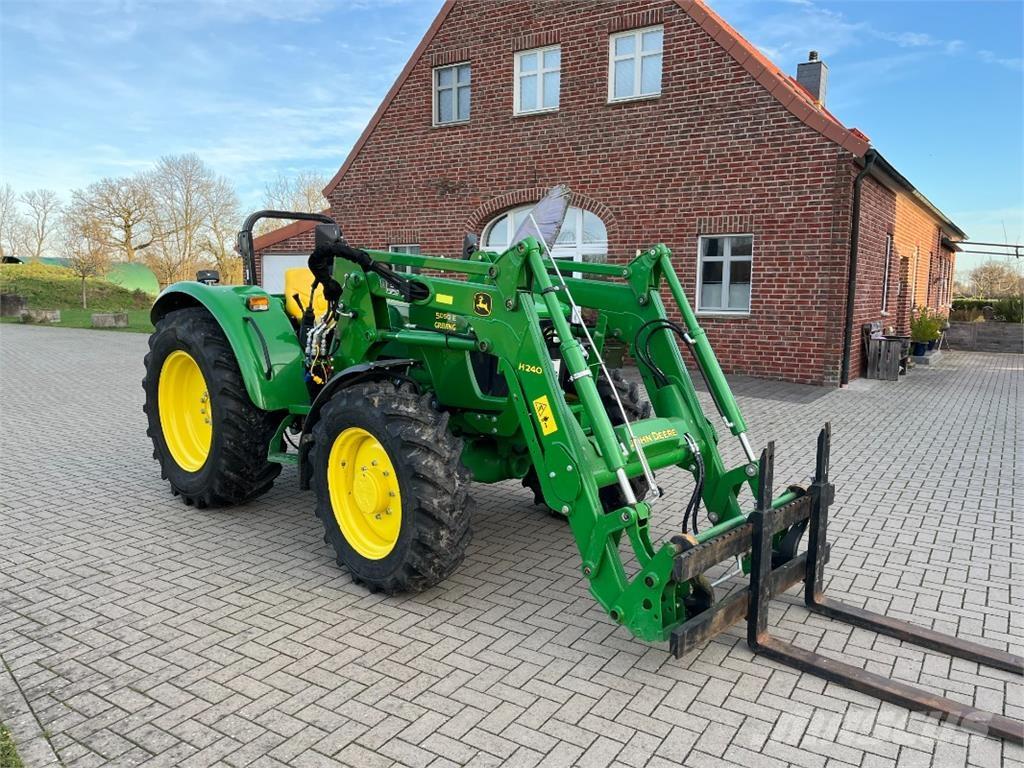 John Deere 5050E Tractoren