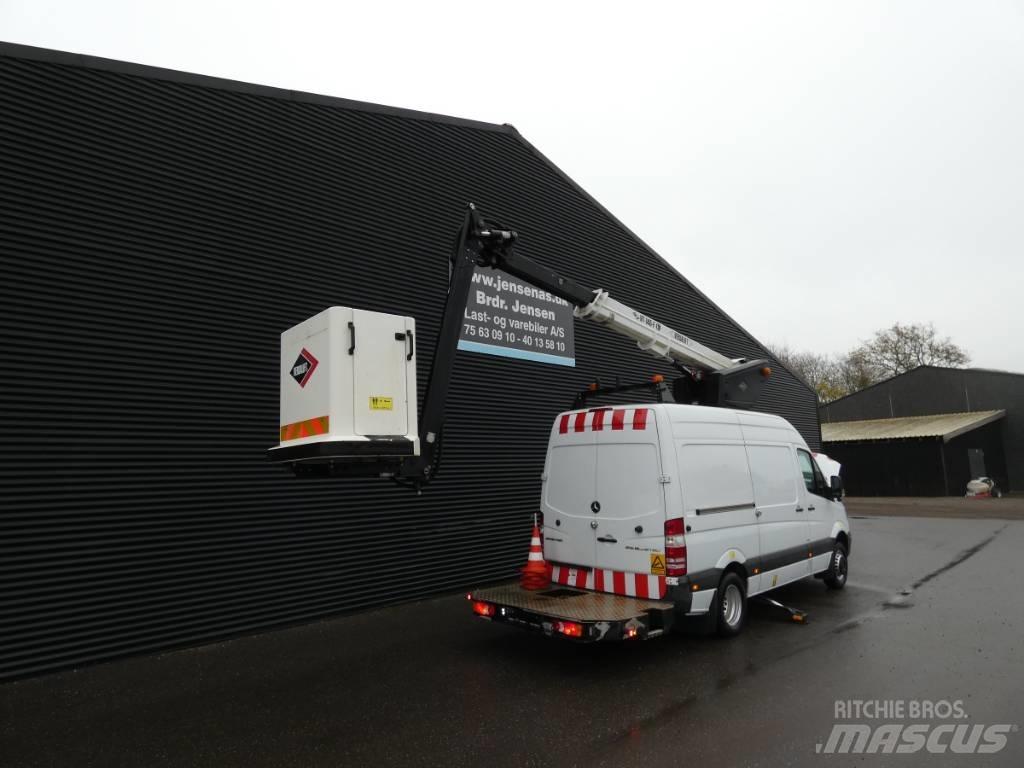 Mercedes-Benz 516 Vlakke laadvloer met kraan