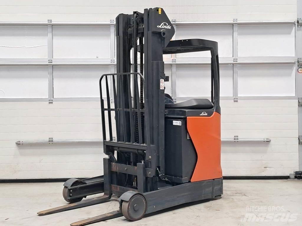 Linde R16-01 Reachtruck voor hoog niveau