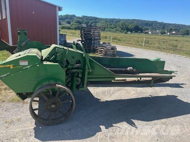 John Deere 3950 Getrokken veldhakselaar