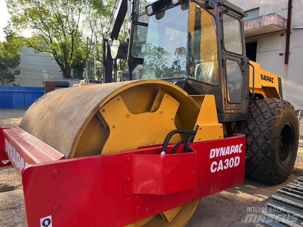 Dynapac CA 30 D Trilrolwalsen