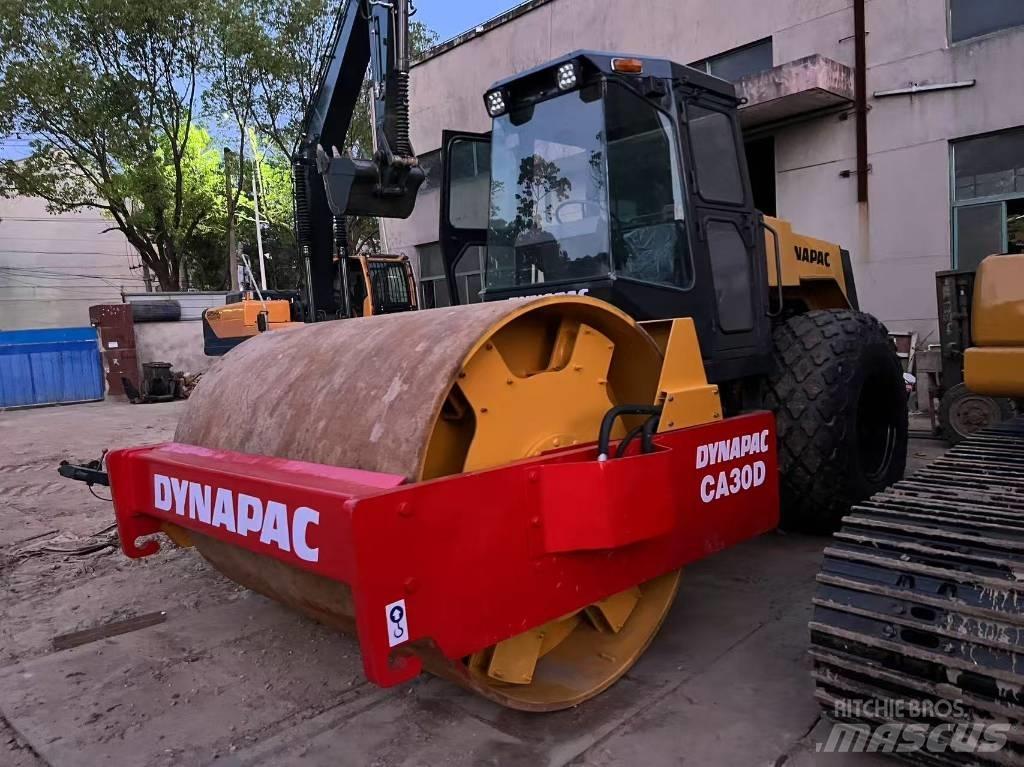 Dynapac CA 30 D Trilrolwalsen