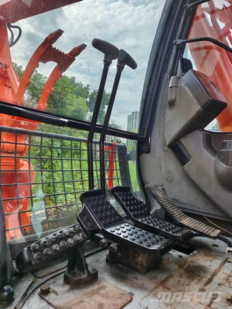 Hitachi EX 200-5 Rupsgraafmachines