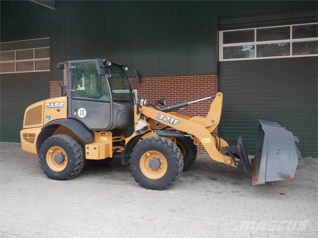 Case IH 321F Wielladers