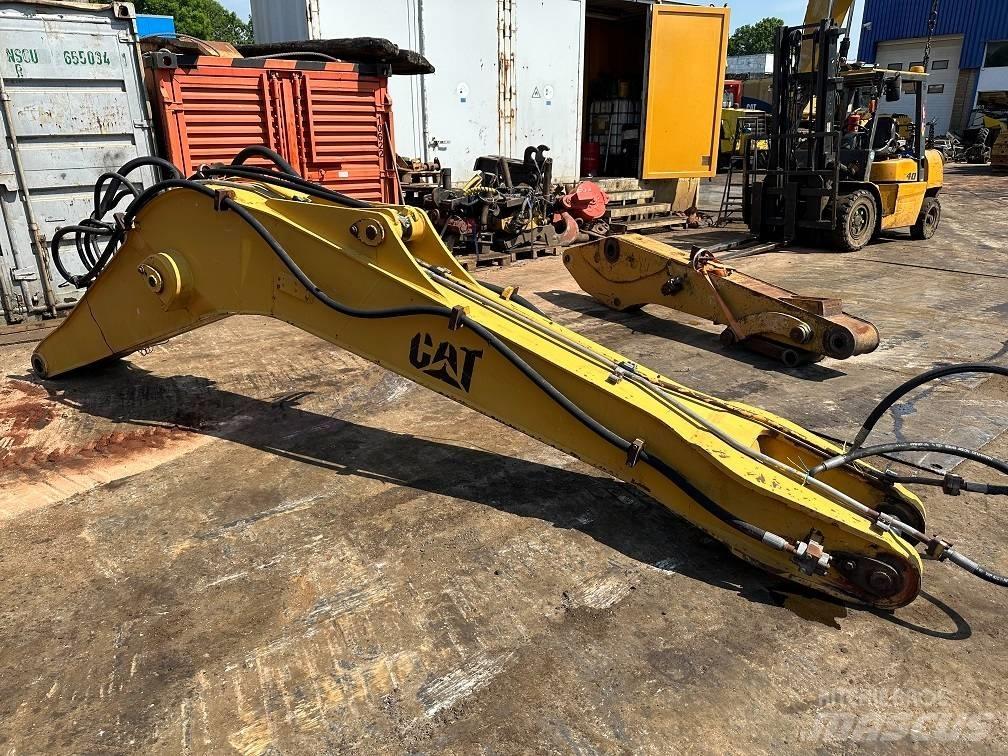 CAT 214 B FT boom Wielgraafmachines