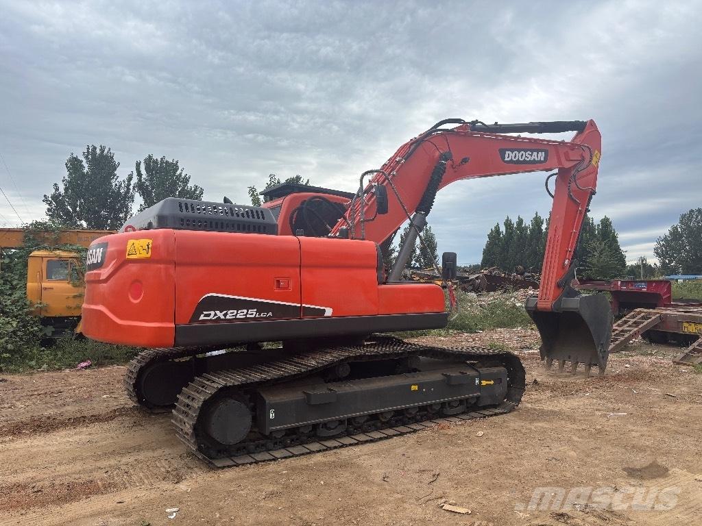 Doosan DX 225 LCA Rupsgraafmachines