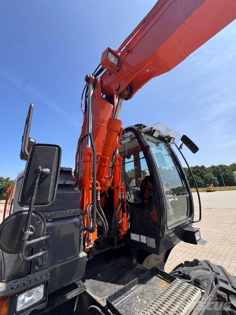 Hitachi 140W Wielgraafmachines