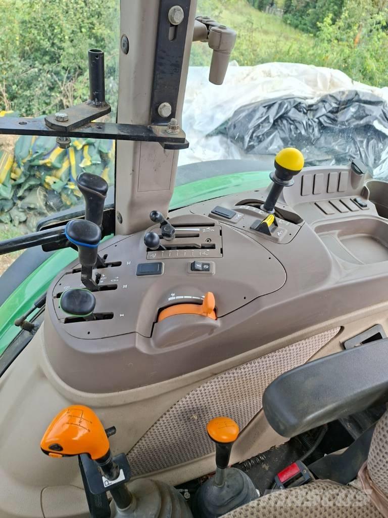 John Deere 5115M Tractoren