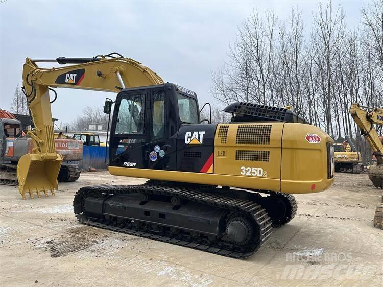 CAT 325D2 Rupsgraafmachines