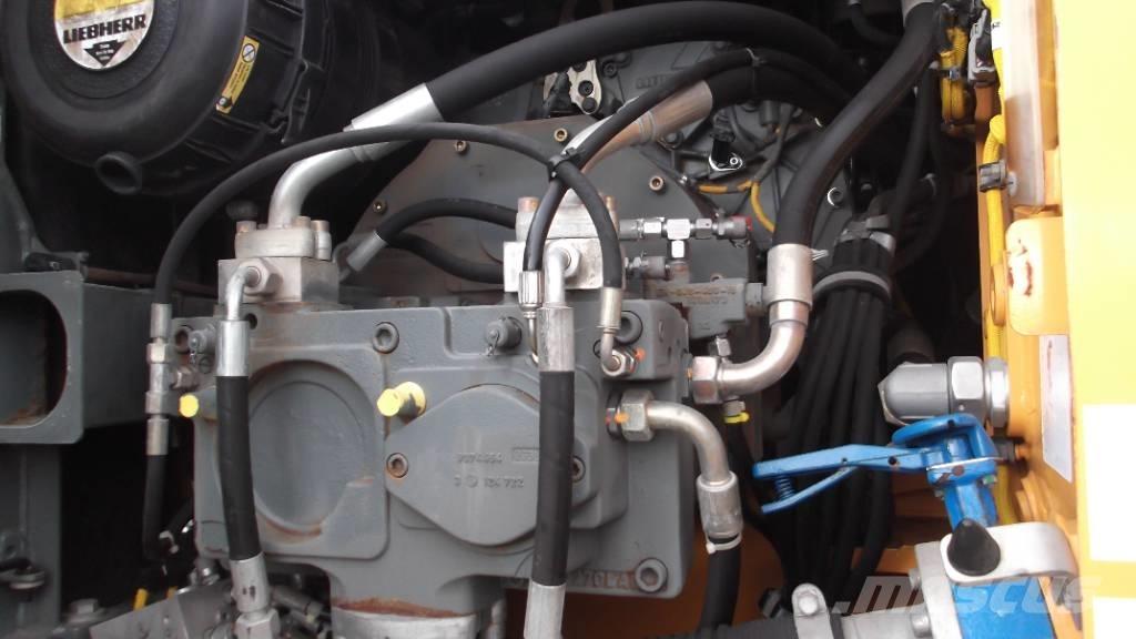 Liebherr R 906 LC Rupsgraafmachines