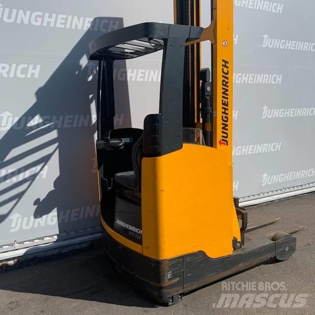 Jungheinrich ETV 214 Reachtruck voor hoog niveau
