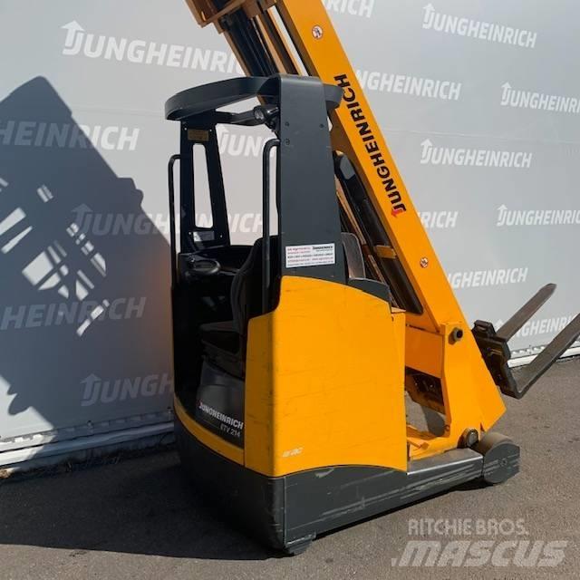 Jungheinrich ETV 214 Reachtruck voor hoog niveau