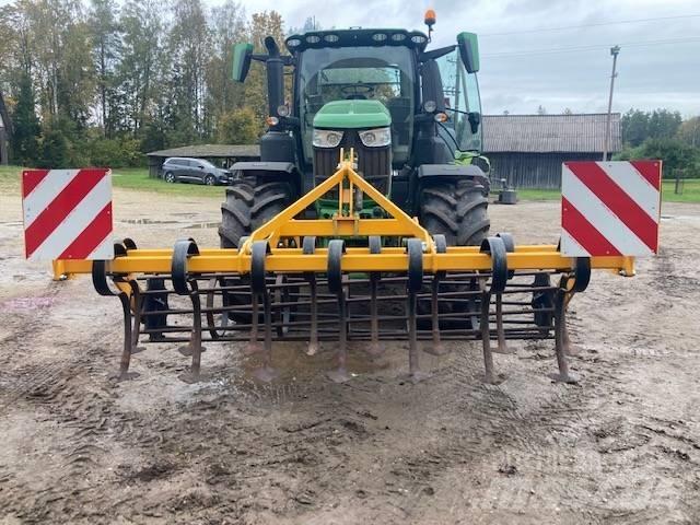 Agrisem VibroMulch Cultivatoren