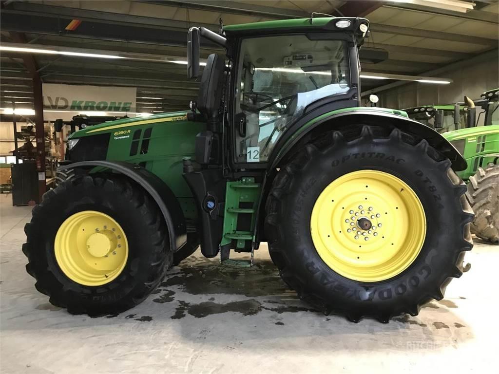 John Deere 6250R Tractoren