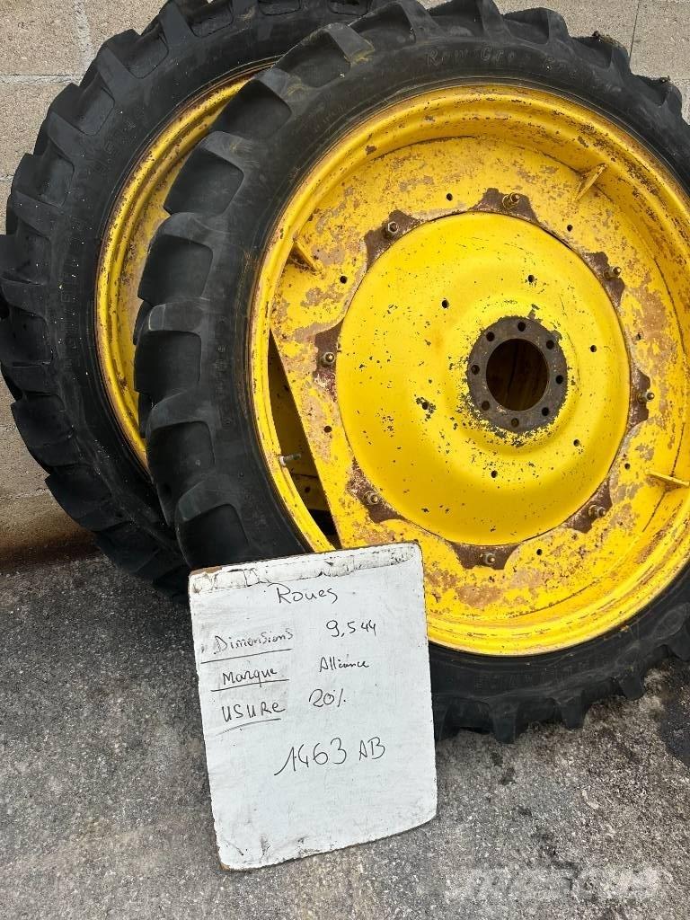 Alliance 230/95R44 Banden, wielen en velgen