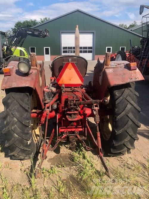 IH 453 Tractoren
