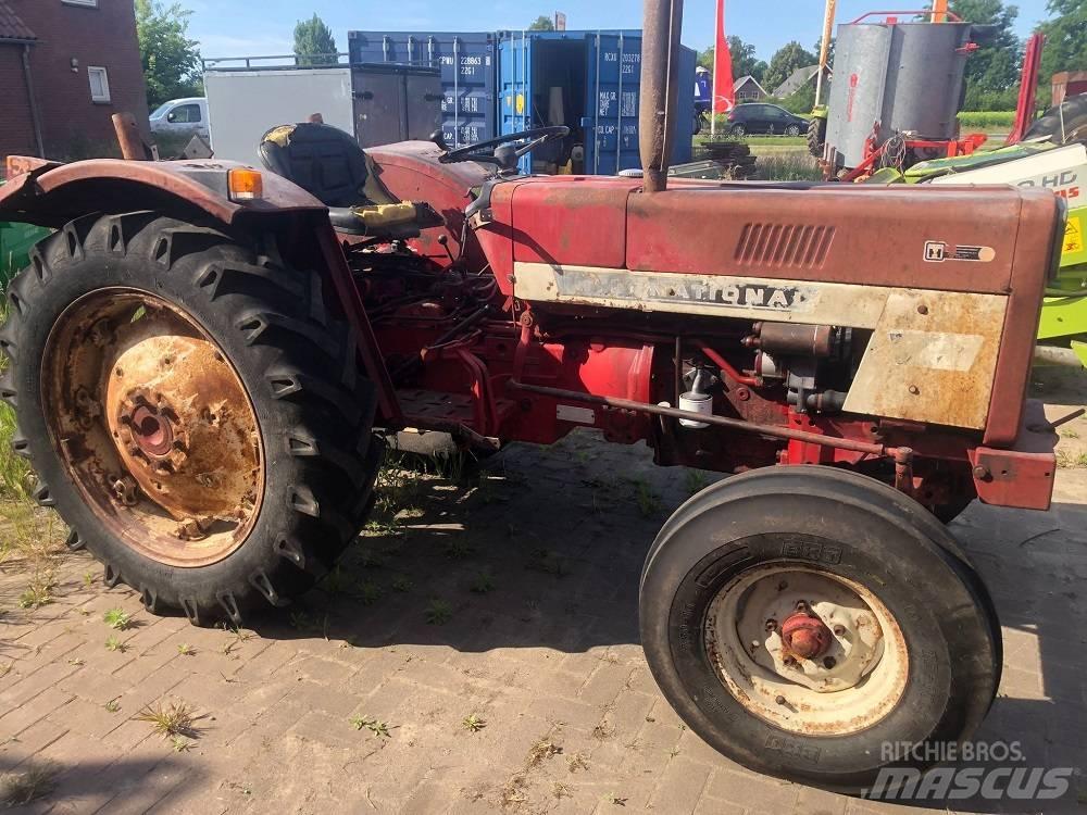 IH 453 Tractoren