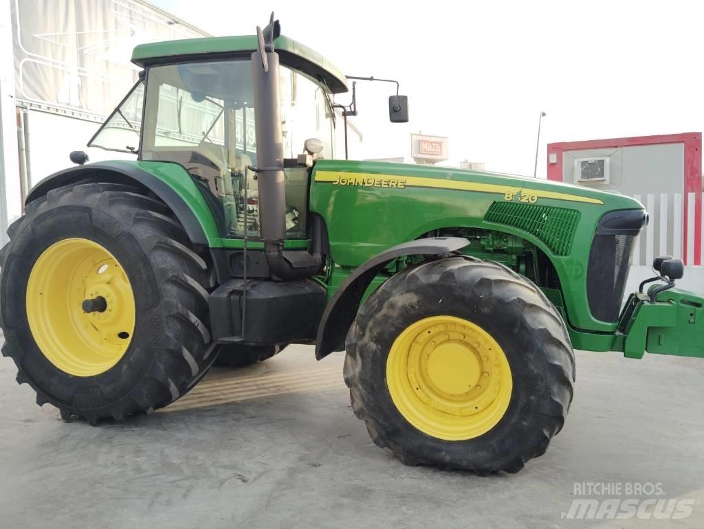 John Deere 8320 Tractoren