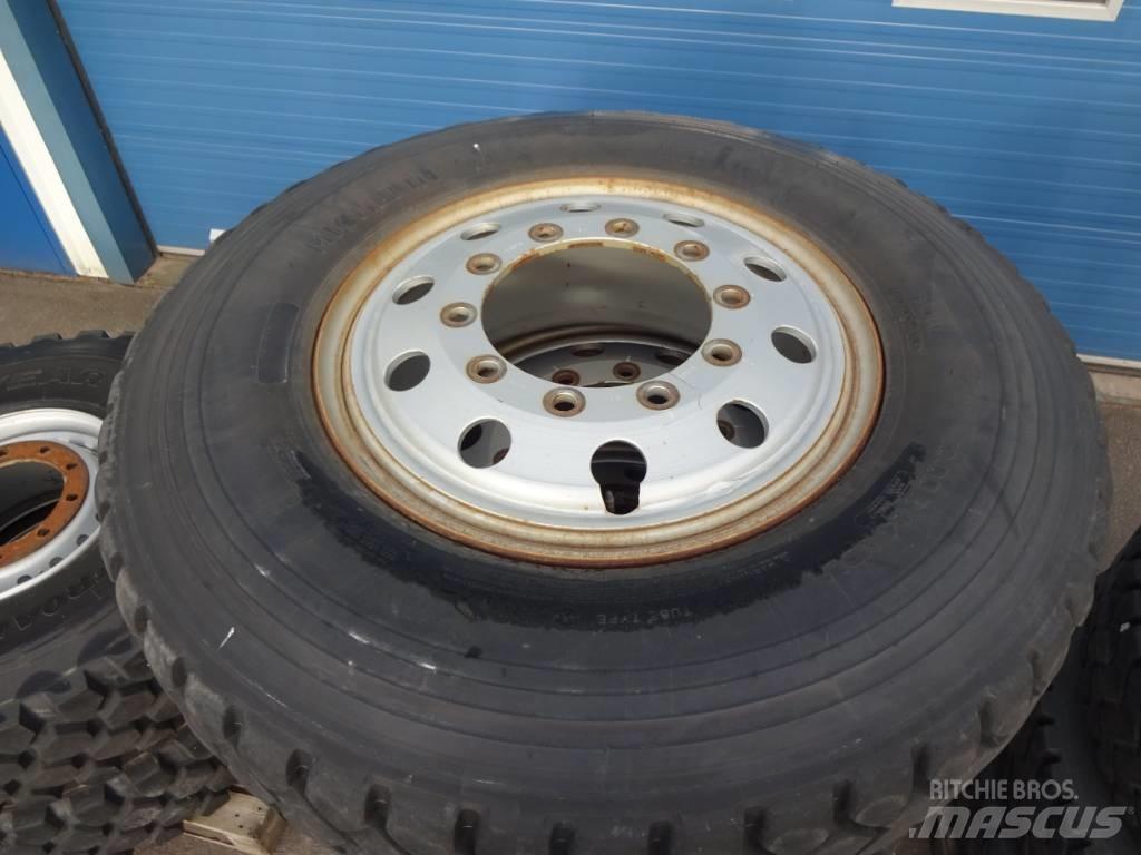 Michelin 1200x24 XDL Banden, wielen en velgen