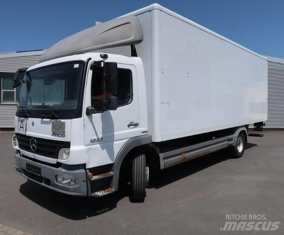 Mercedes-Benz 1222 L Bakwagens met gesloten opbouw