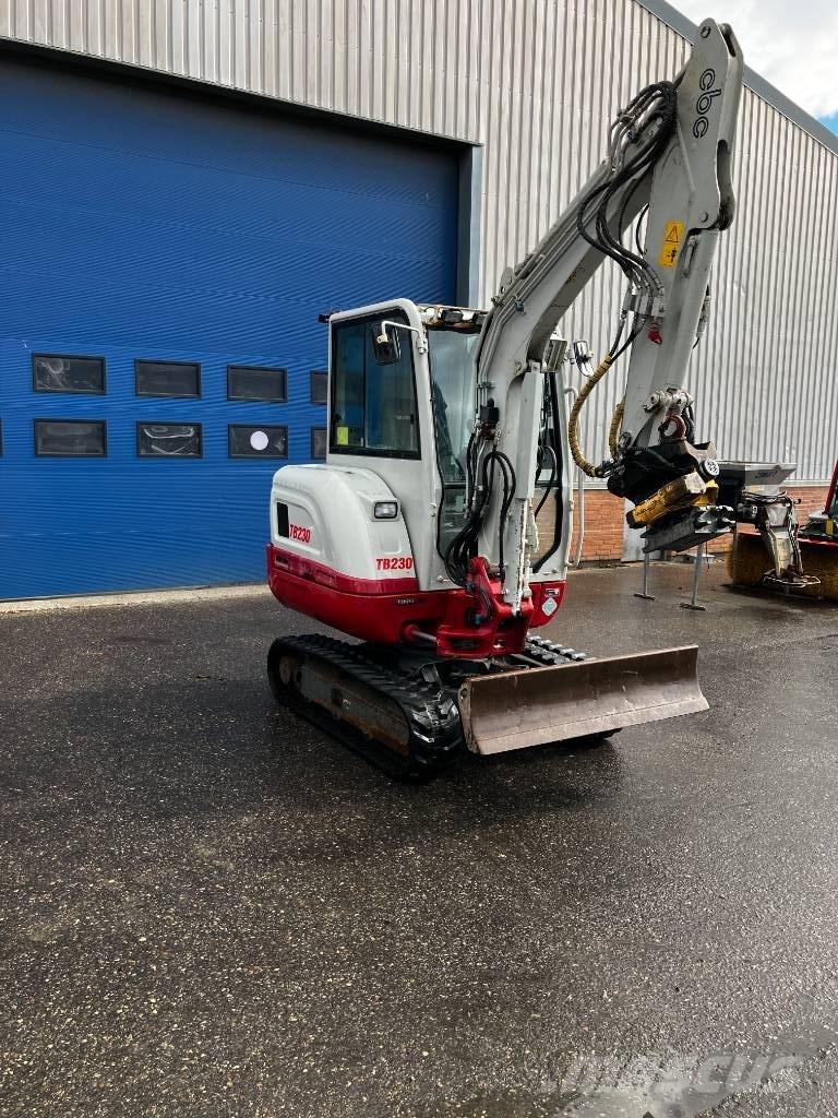 Takeuchi TB 230 Minigraafmachines < 7t