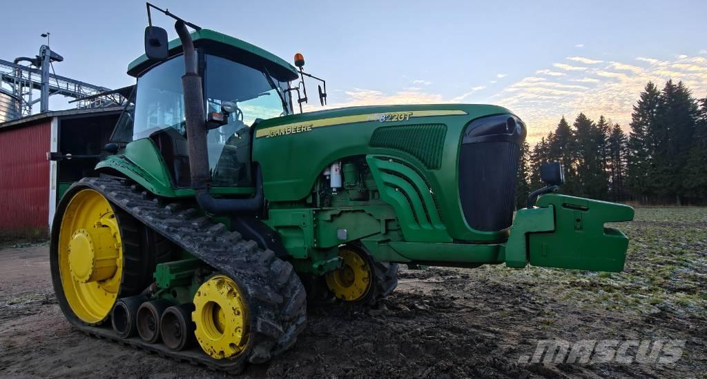 John Deere 8220 T Tractoren