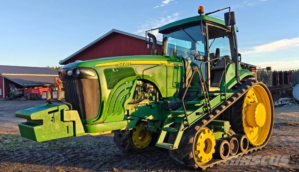 John Deere 8220 T Tractoren