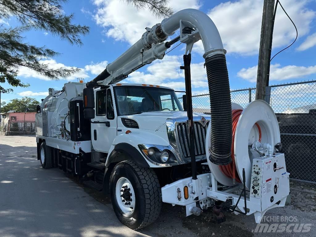 International 7400 Kolkenzuigers