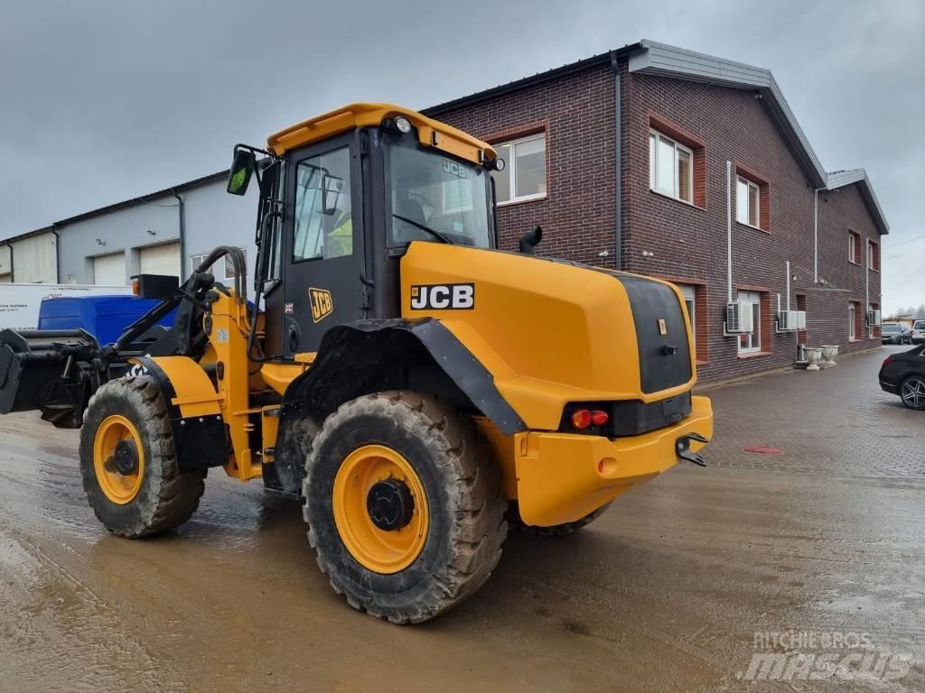 JCB 411 + 4 Wielladers