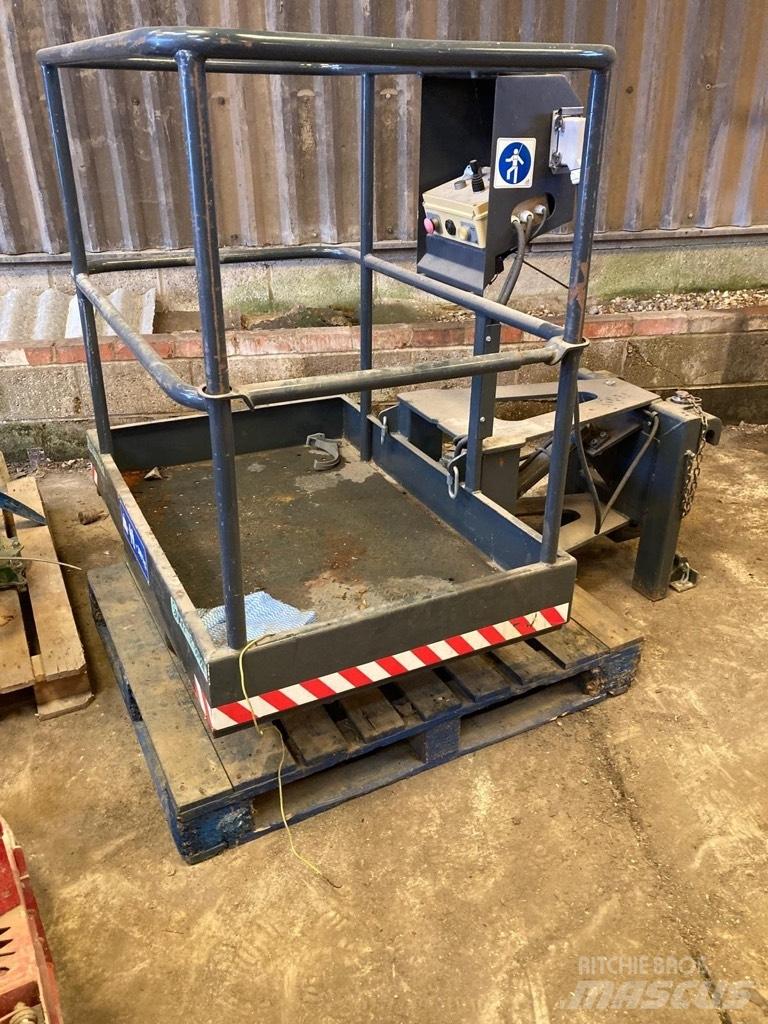 Merlo Wired Man Cage Verreikers