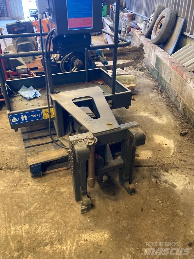 Merlo Wired Man Cage Verreikers