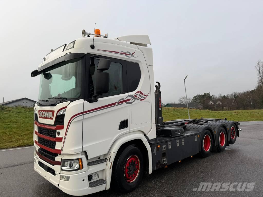 Scania R 500 Vrachtwagen met containersysteem