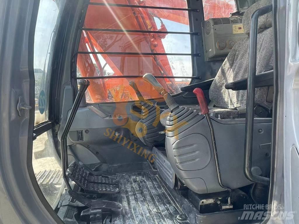 Hitachi EX 120 Rupsgraafmachines